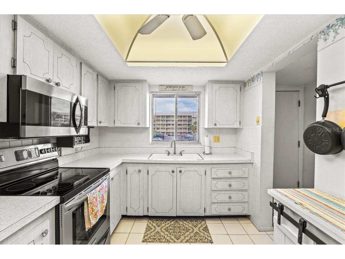 3564 Lake Bayshore Drive #203 Bradenton FL 34205 A4673772 image7