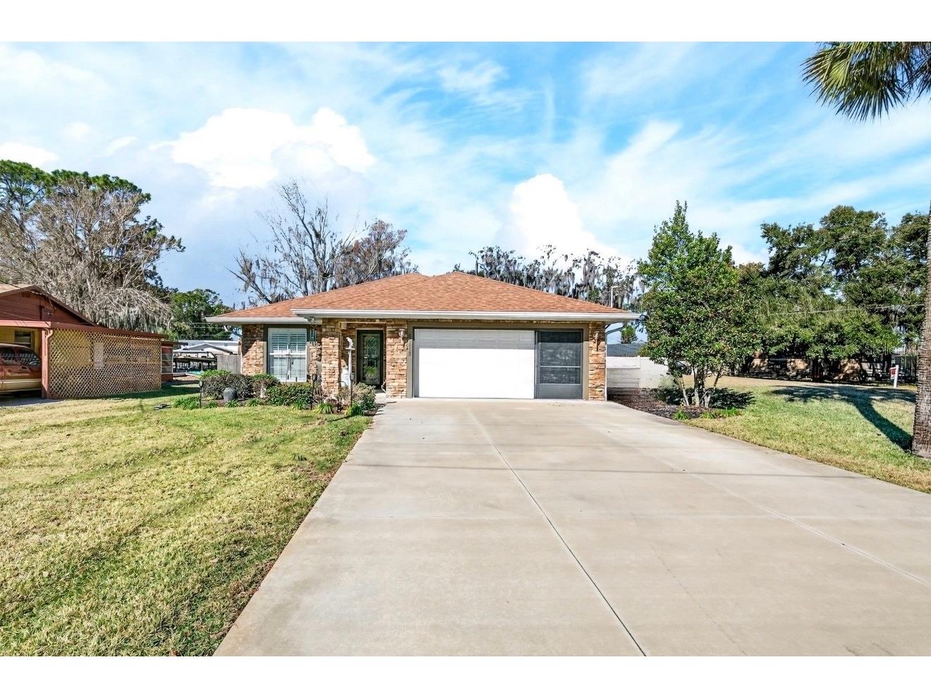 35653 Calla Court Leesburg FL 34788 - CANAL ACCESS TO LAKE EUSTIS G5107835 image2