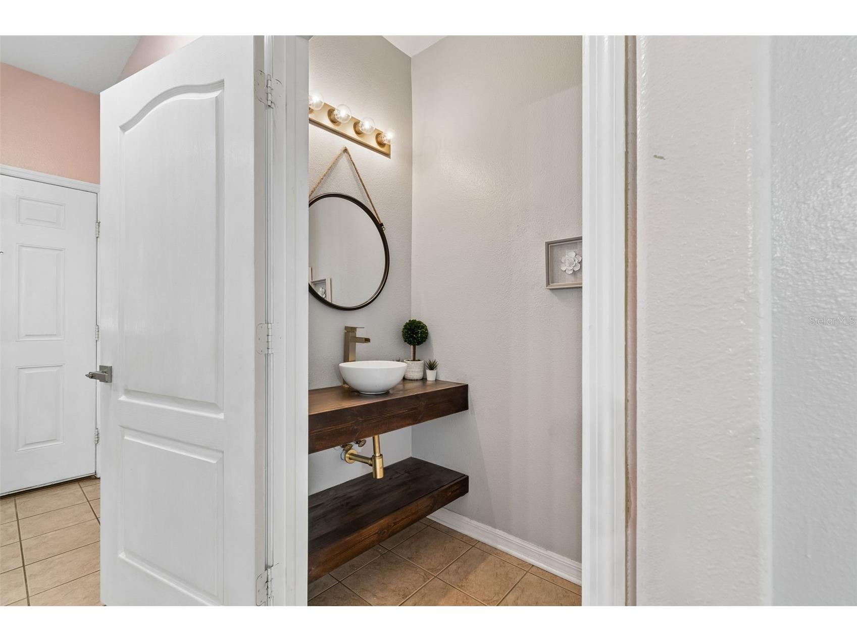 3566 High Hampton Circle Tampa FL 33610 TB8503403 image11