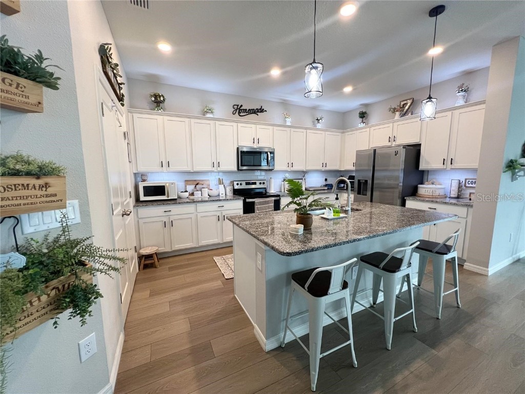 3567 74th Avenue Circle E Sarasota FL 34243 A4660983 image8