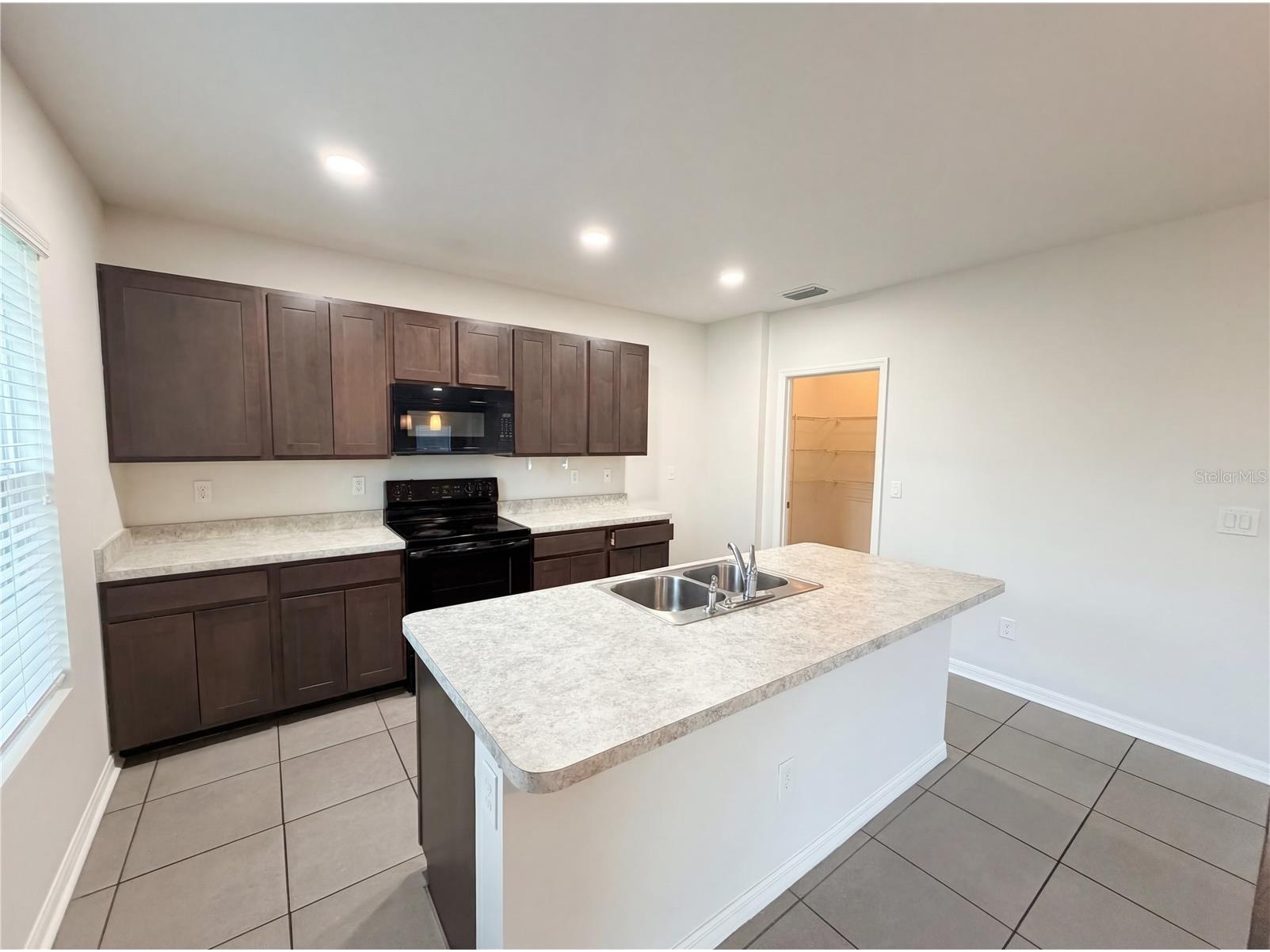 35687 Hillbrook Avenue Zephyrhills FL 33541 O6398474 image10