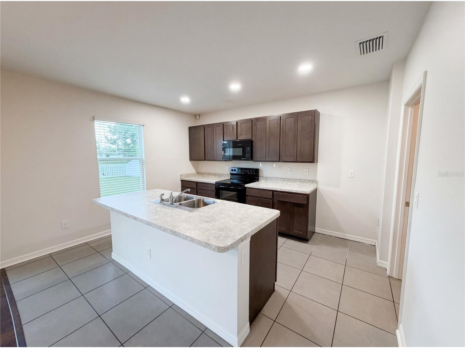 35687 Hillbrook Avenue Zephyrhills FL 33541 O6398474 image11