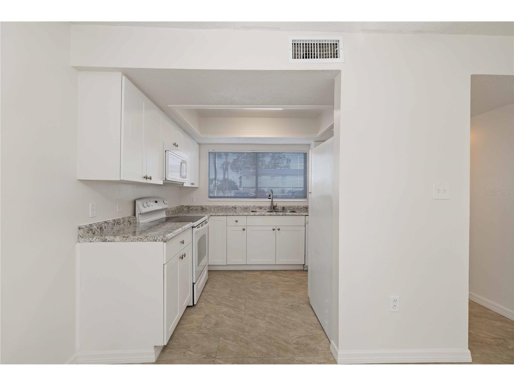 3569 Bee Ridge Sarasota FL 34239 A4688882 image10