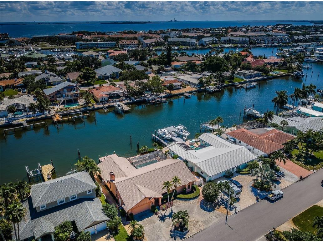 357 6th Avenue N Tierra Verde FL 33715 - BOCA CIEGA BAY TB8302146 image1