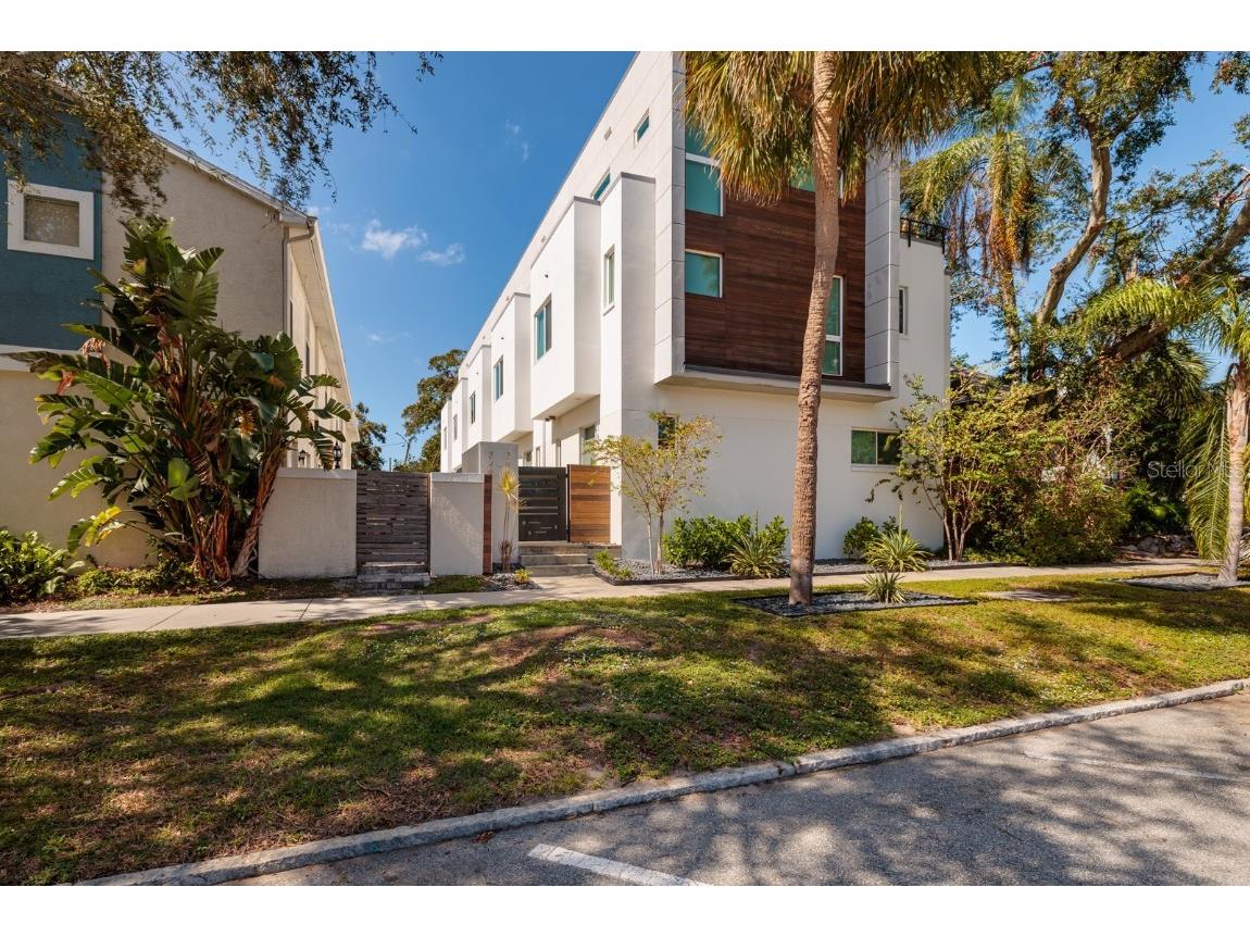 357 7th Street S Saint Petersburg FL 33701 TB8318373 image1