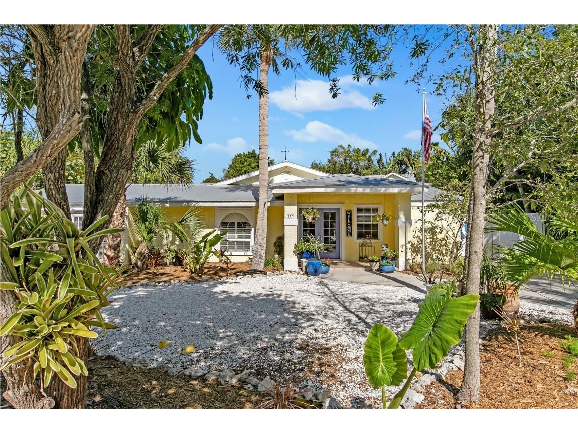 357 Island Circle Sarasota FL 34242 A4596784 image1