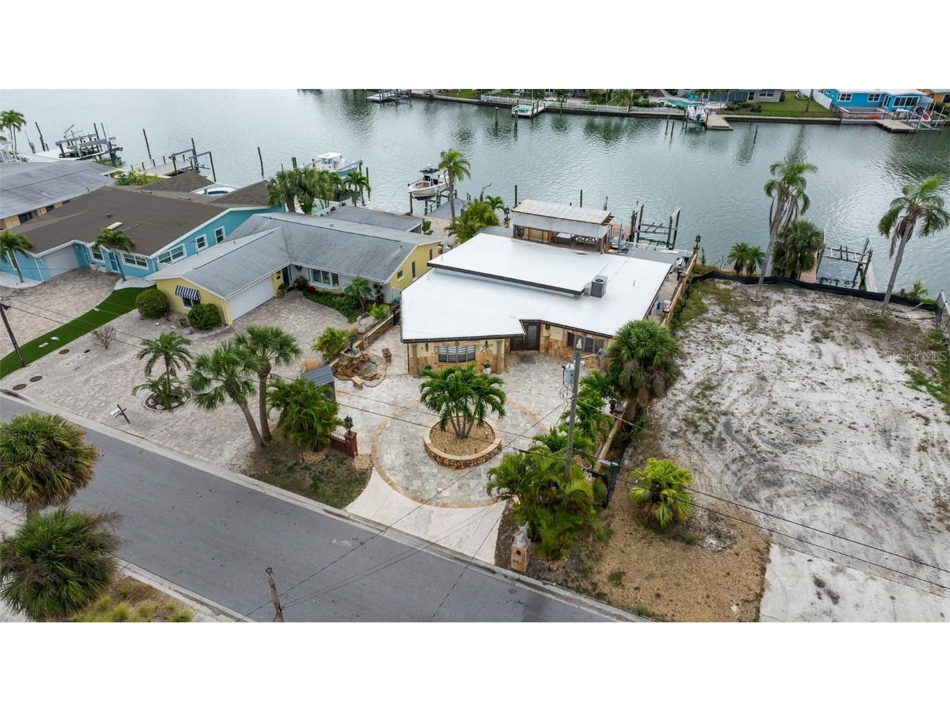 357 La Hacienda Drive Indian Rocks Beach FL 33785 TB8453686 image57