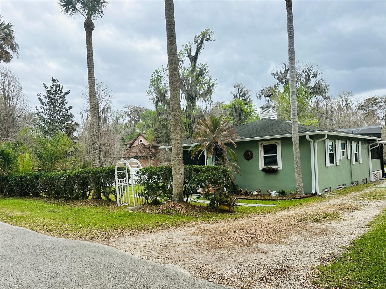 357 Magnolia Place Debary FL 32713 - LAKE MONROE NS1087714 image1