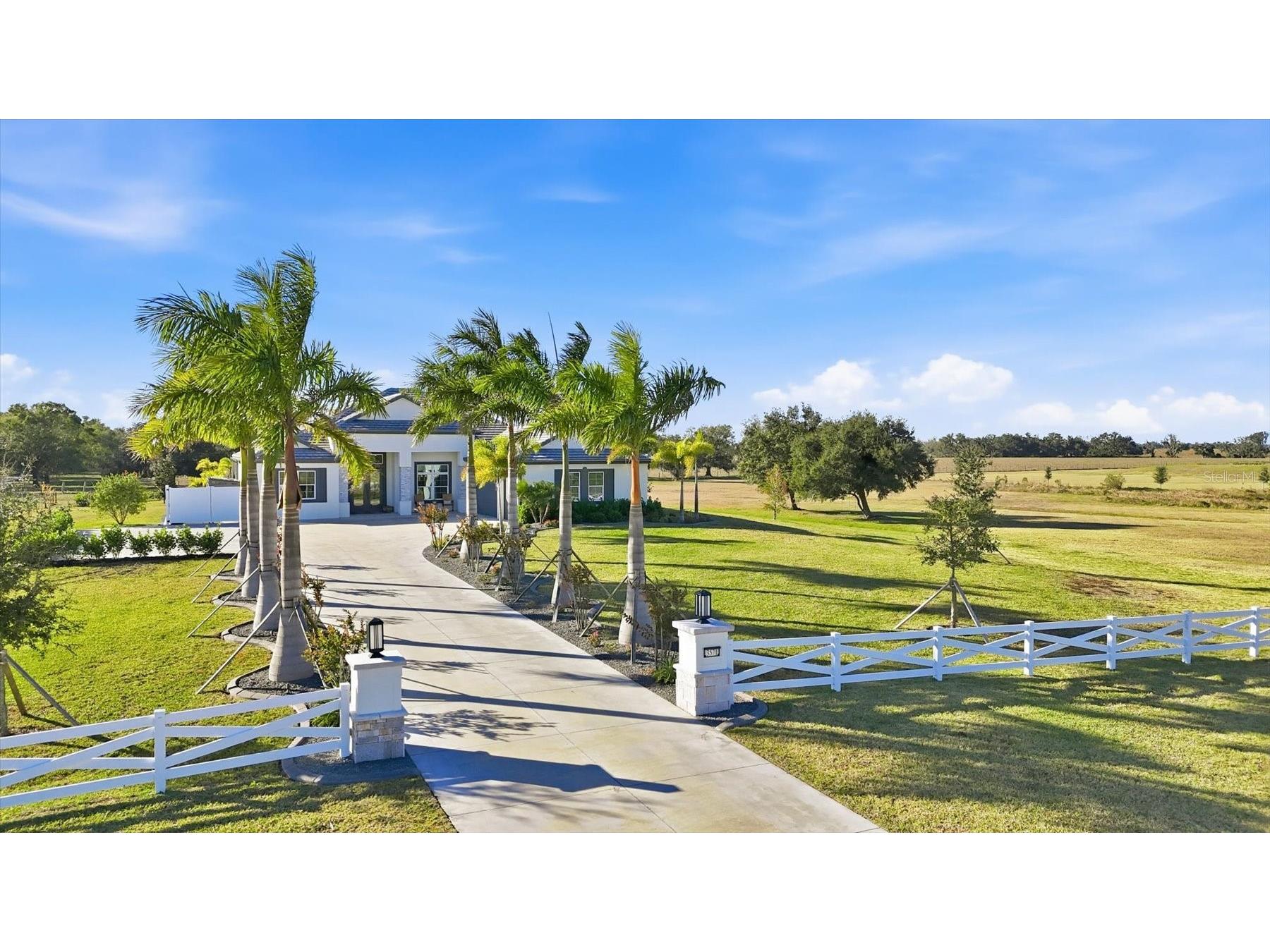 3571 Recurve Circle Sarasota FL 34240 A4679164 image2