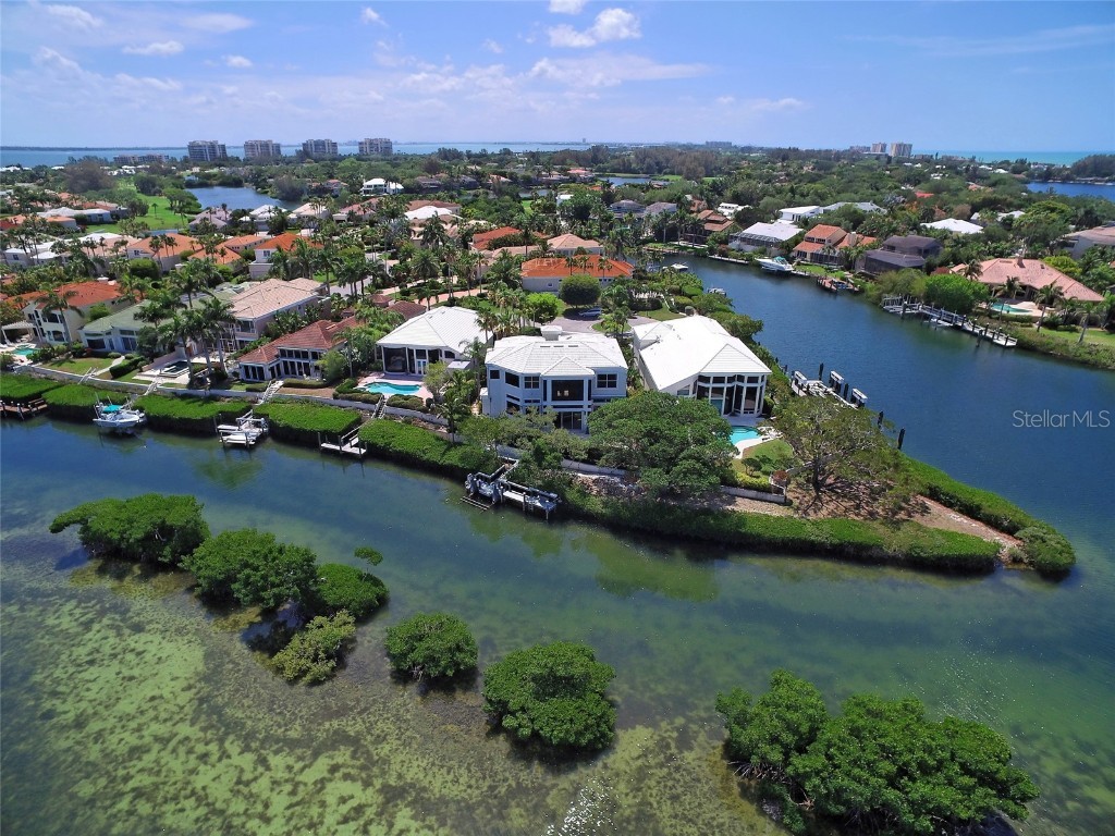 3572 Fair Oaks Way Longboat Key FL 34228 - SARASOTA BAY A4586302 image1