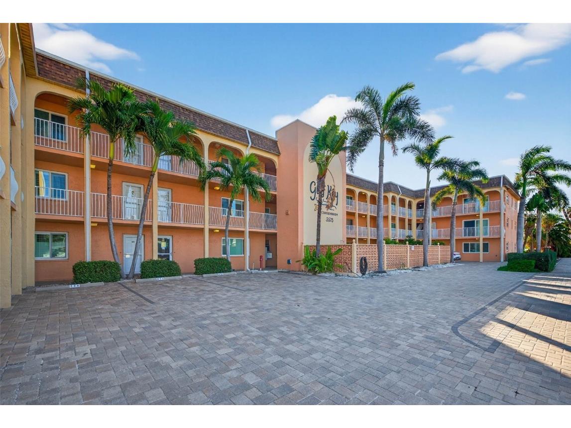 3575 Gulf Boulevard #203 Saint Pete Beach FL 33706 TB8446727 image7