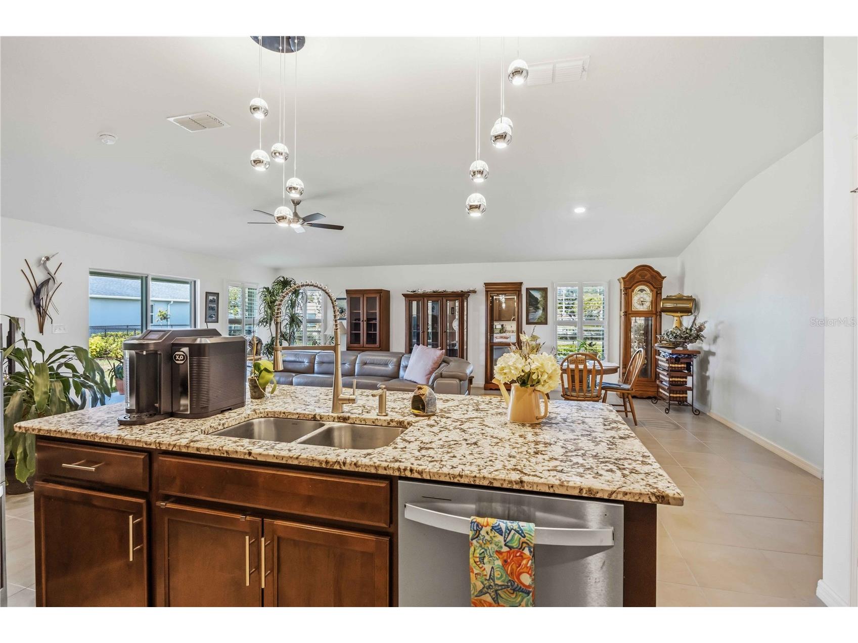 3576 74th Avenue Circle E Sarasota FL 34243 A4693654 image23