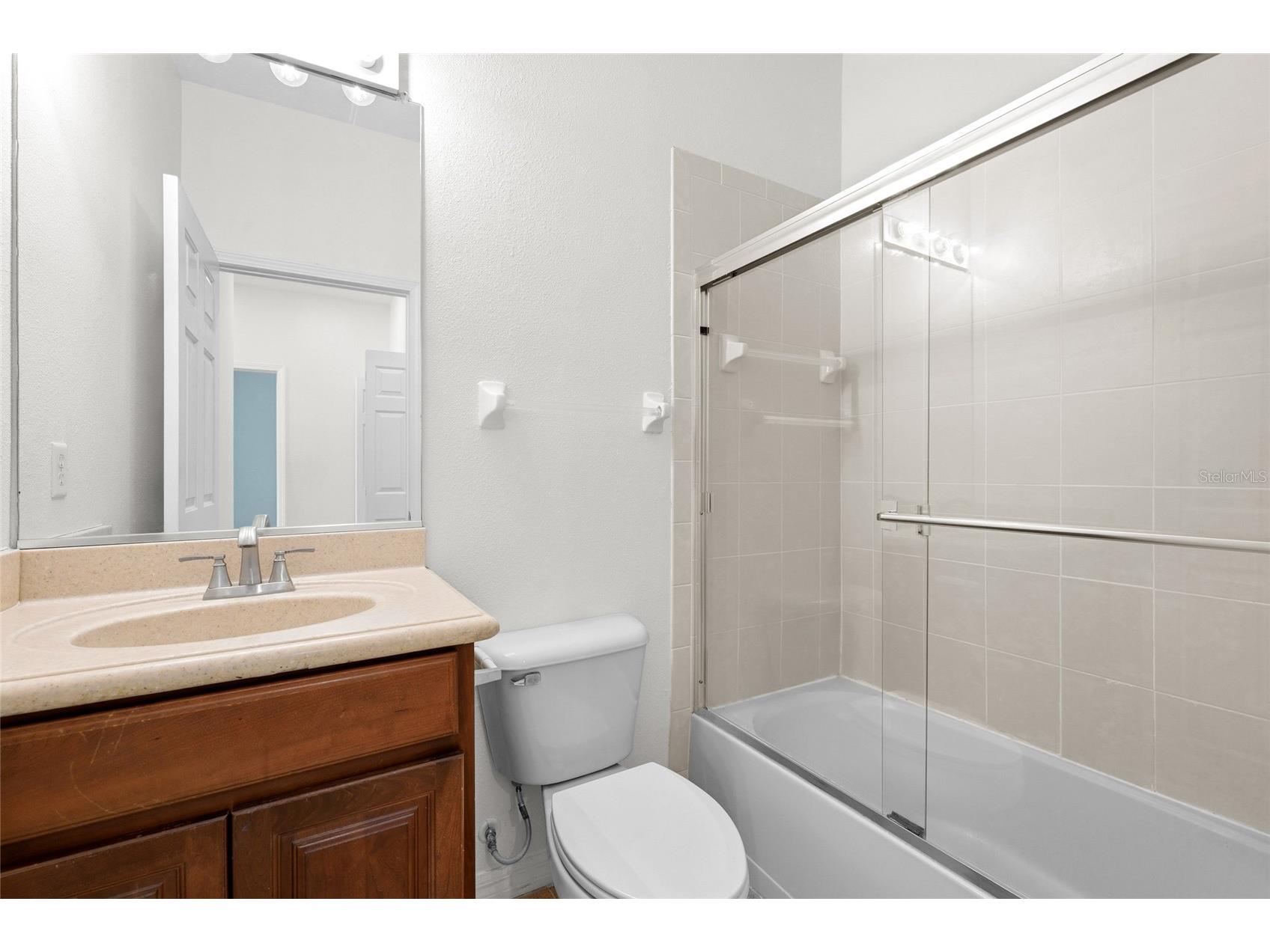 3576 Parkridge Circle #30-101 Sarasota FL 34243 A4696817 image33