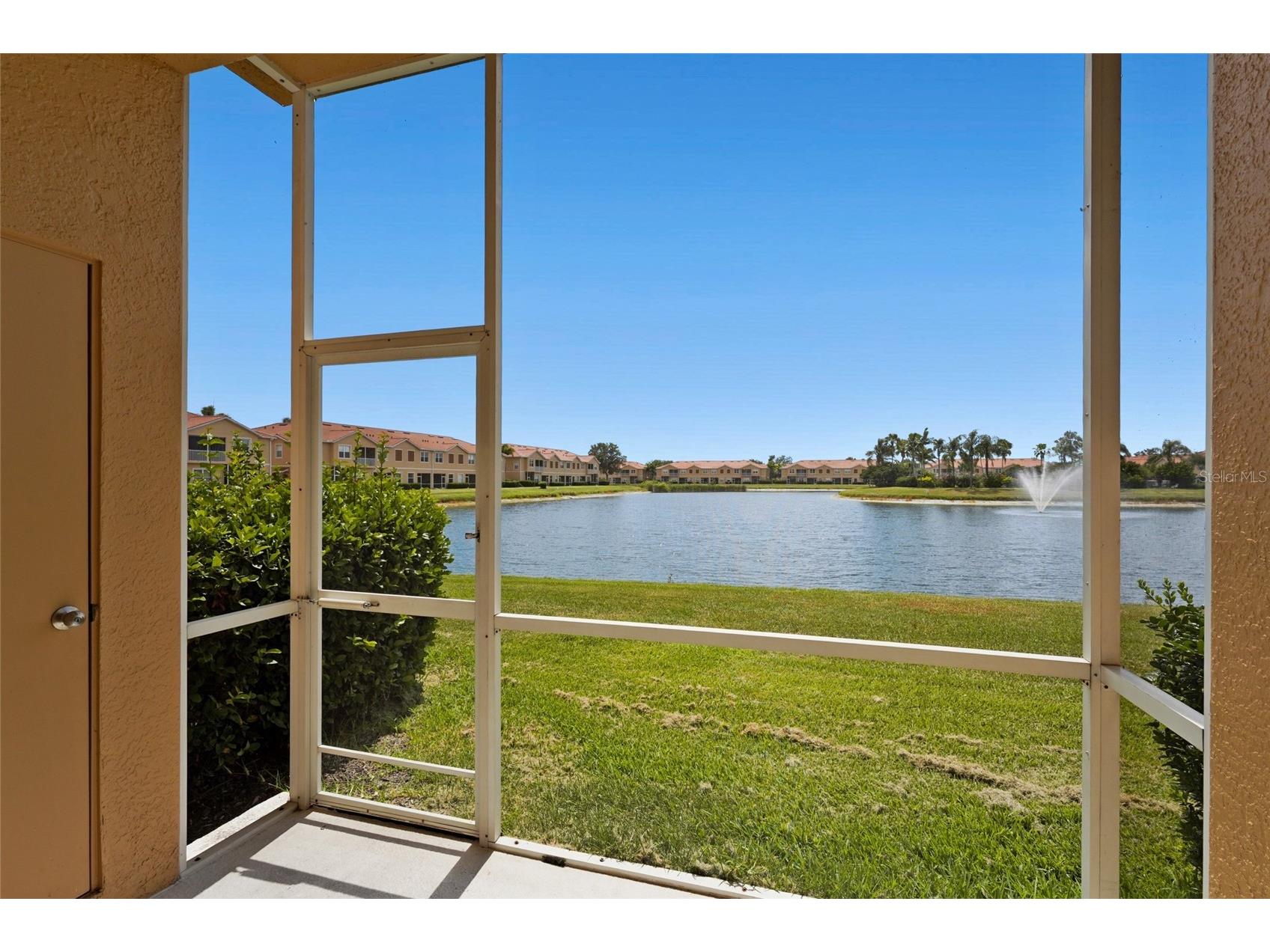 3576 Parkridge Circle #30-101 Sarasota FL 34243 A4696817 image8