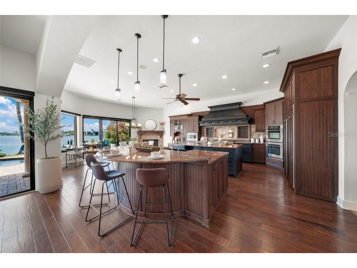 3576 San Remo Terrace Sarasota FL 34239 - ROBERTS BAY A4652012 image11