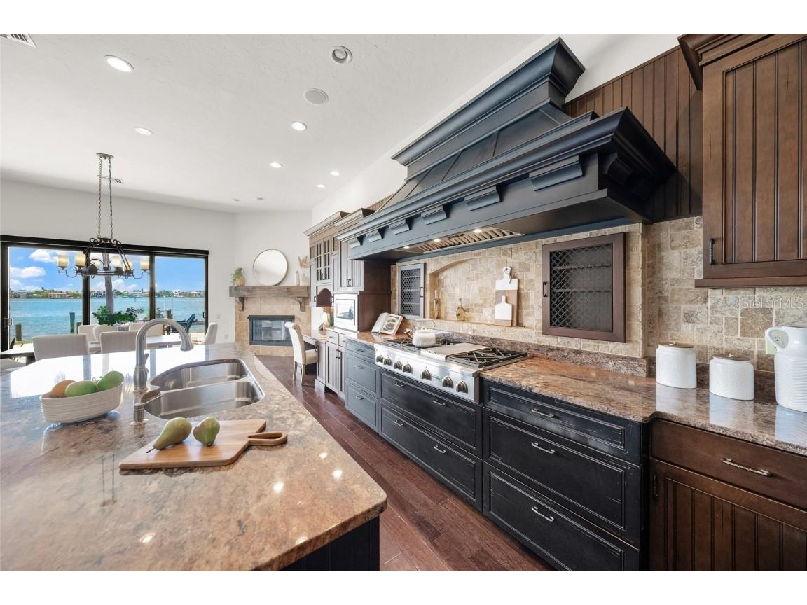 3576 San Remo Terrace Sarasota FL 34239 - ROBERTS BAY A4652012 image14