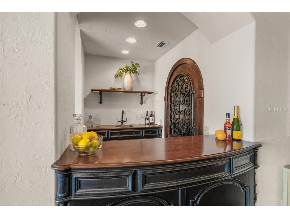 3576 San Remo Terrace Sarasota FL 34239 - ROBERTS BAY A4652012 image20