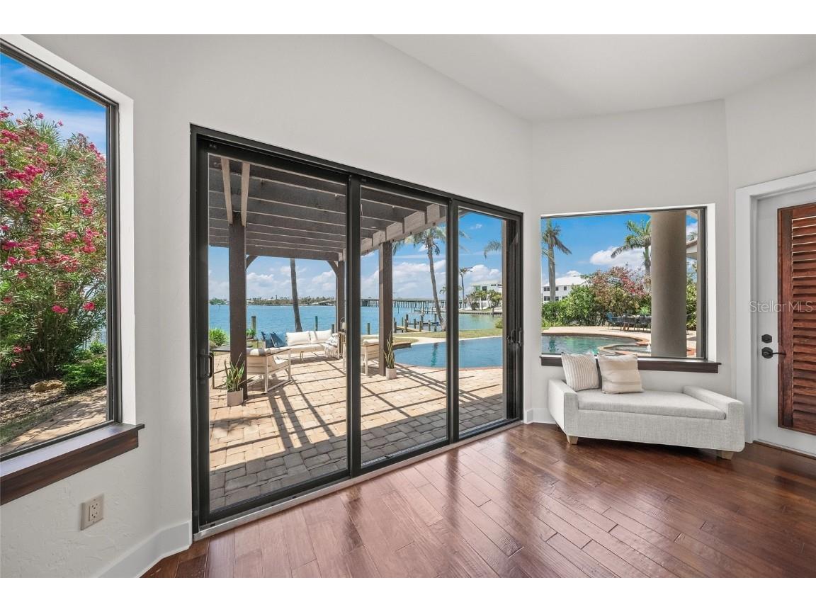 3576 San Remo Terrace Sarasota FL 34239 - ROBERTS BAY A4652012 image30