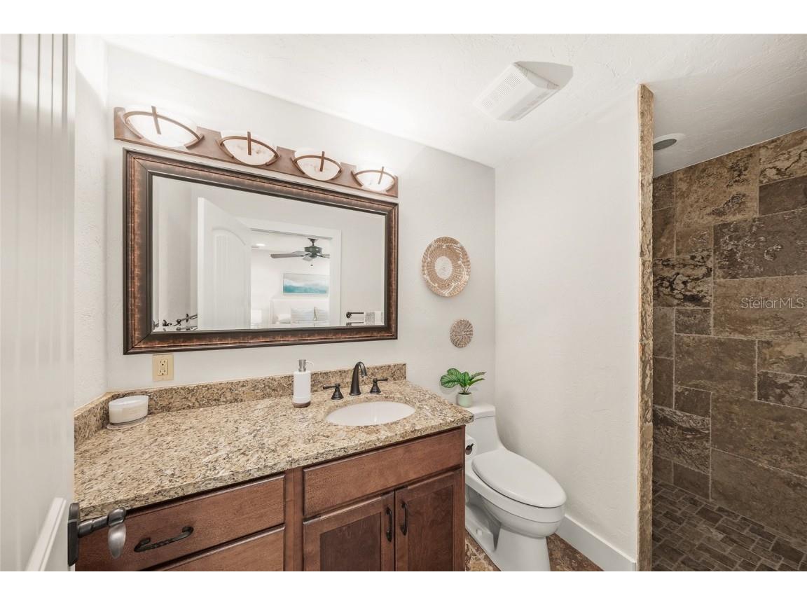 3576 San Remo Terrace Sarasota FL 34239 - ROBERTS BAY A4652012 image35