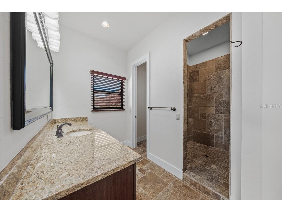 3576 San Remo Terrace Sarasota FL 34239 - ROBERTS BAY A4652012 image45