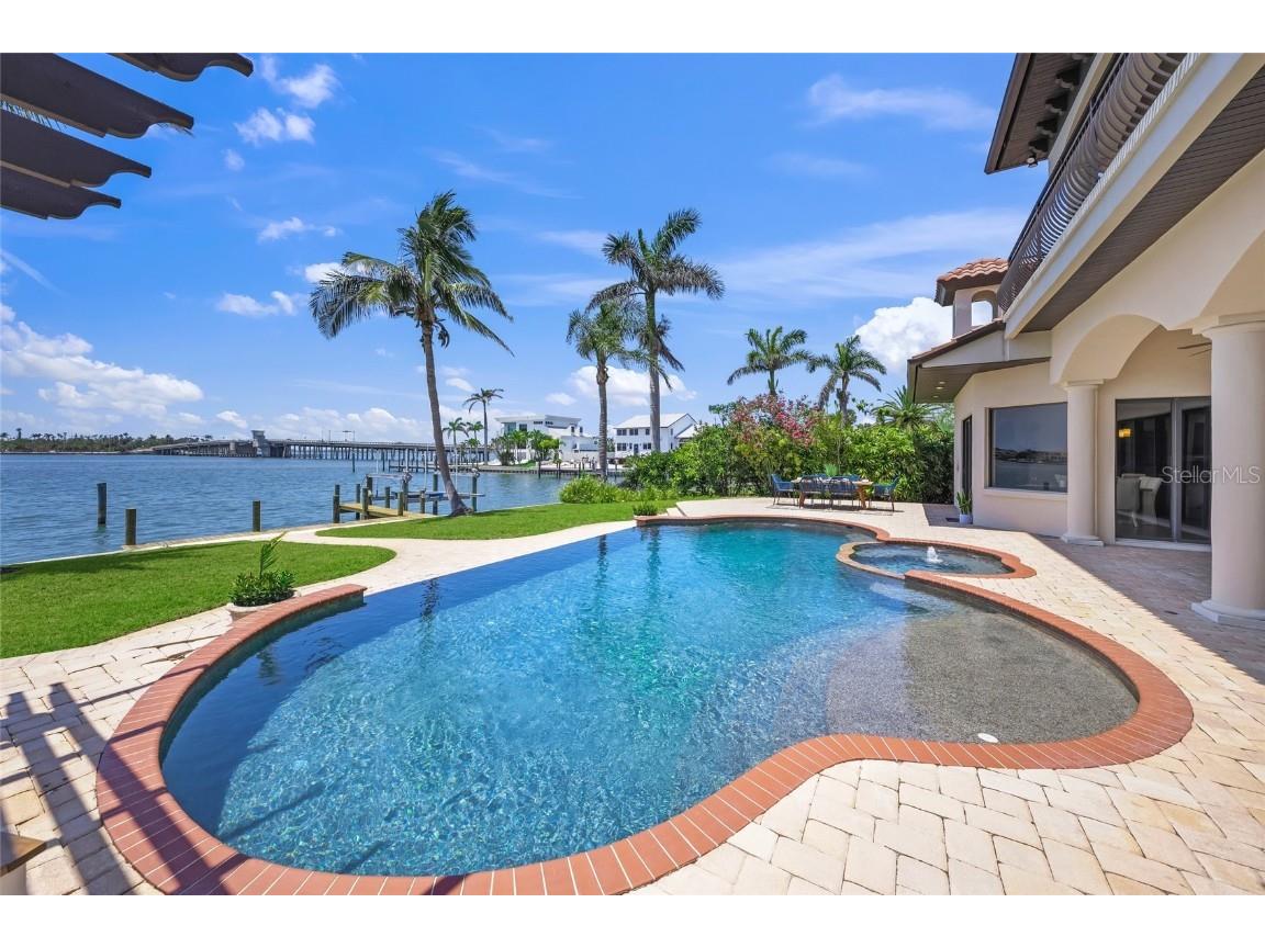 3576 San Remo Terrace Sarasota FL 34239 - ROBERTS BAY A4652012 image50