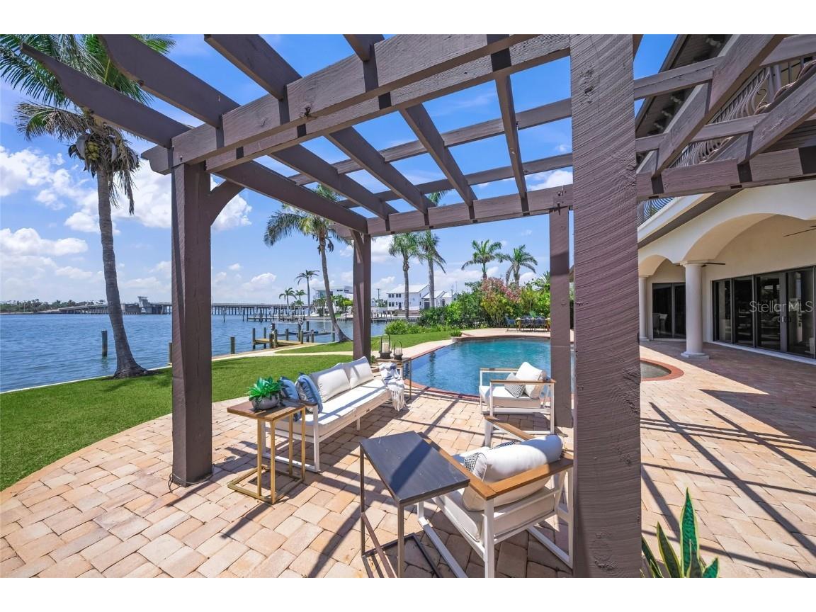 3576 San Remo Terrace Sarasota FL 34239 - ROBERTS BAY A4652012 image51