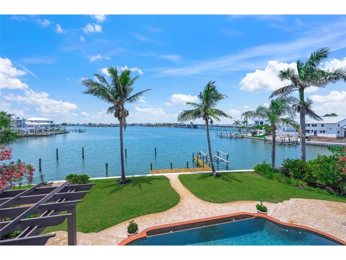 3576 San Remo Terrace Sarasota FL 34239 - ROBERTS BAY A4652012 image58