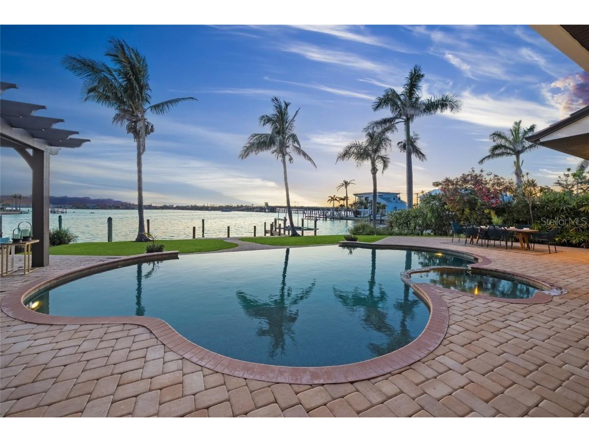 3576 San Remo Terrace Sarasota FL 34239 - ROBERTS BAY A4652012 image78