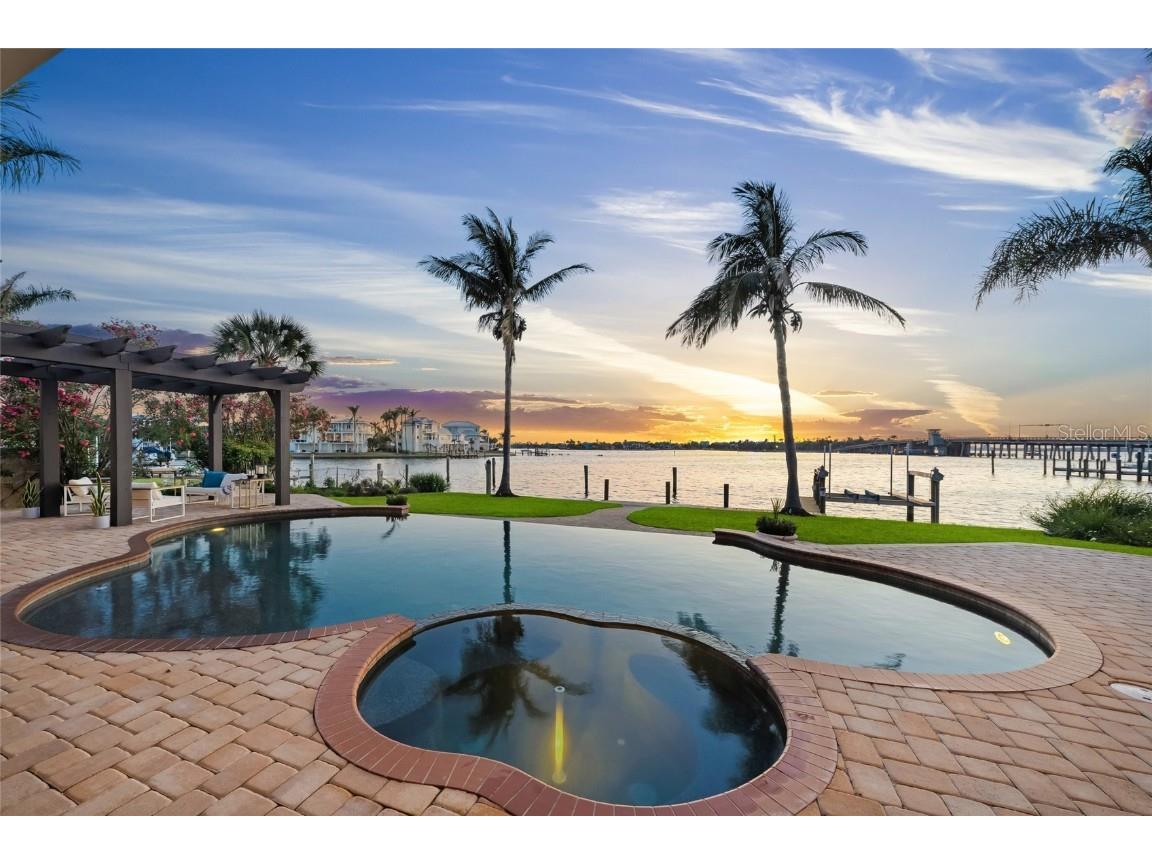 3576 San Remo Terrace Sarasota FL 34239 - ROBERTS BAY A4652012 image79