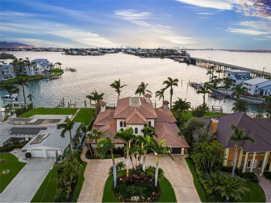 3576 San Remo Terrace Sarasota FL 34239 - ROBERTS BAY A4652012 image96