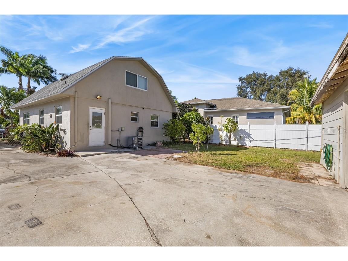 3577 Poinsettia Avenue Naples FL 34104 C7482906 image1