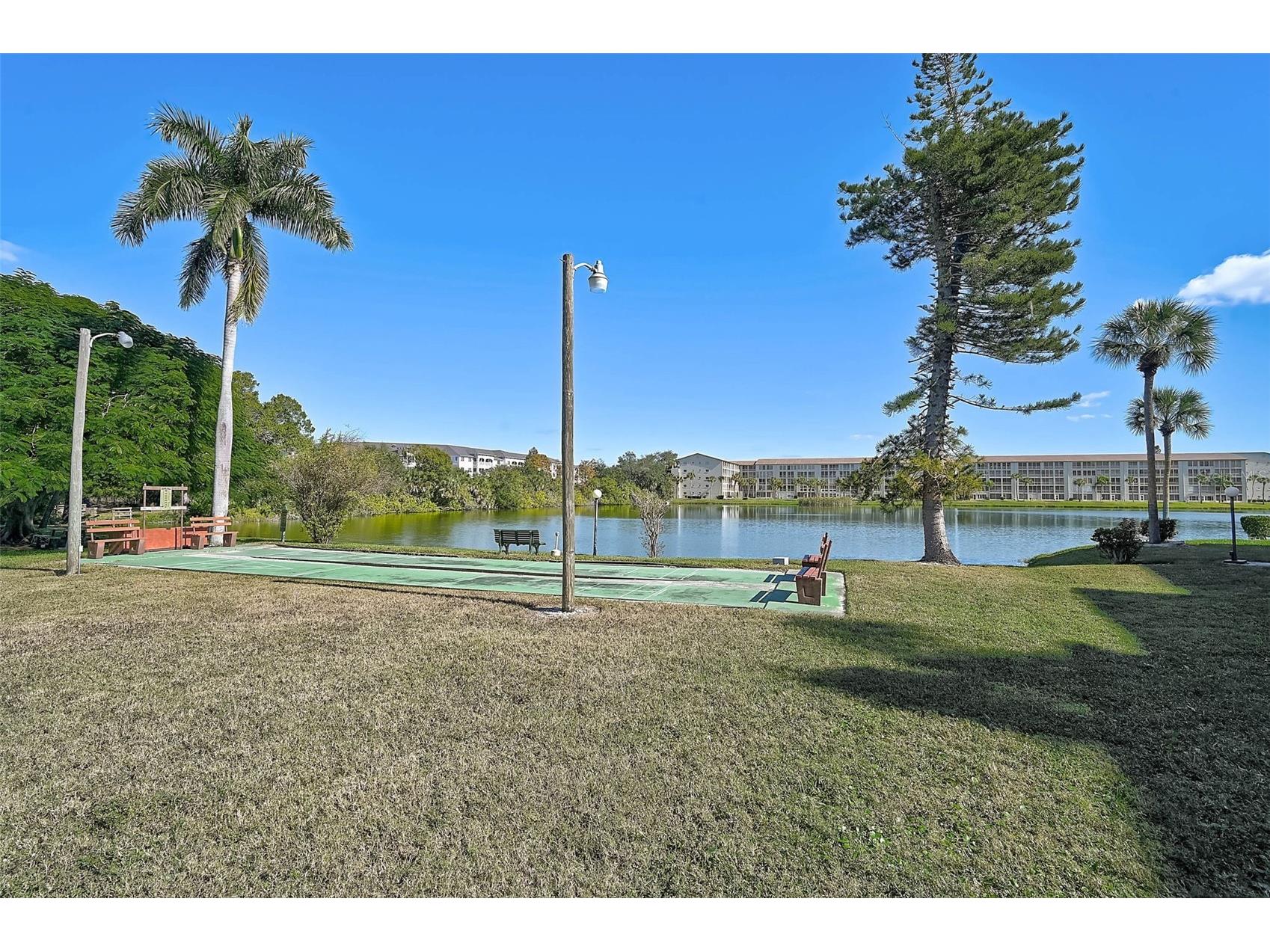 3585 Lake Bayshore Drive #J-301 Bradenton FL 34205 A4674487 image34