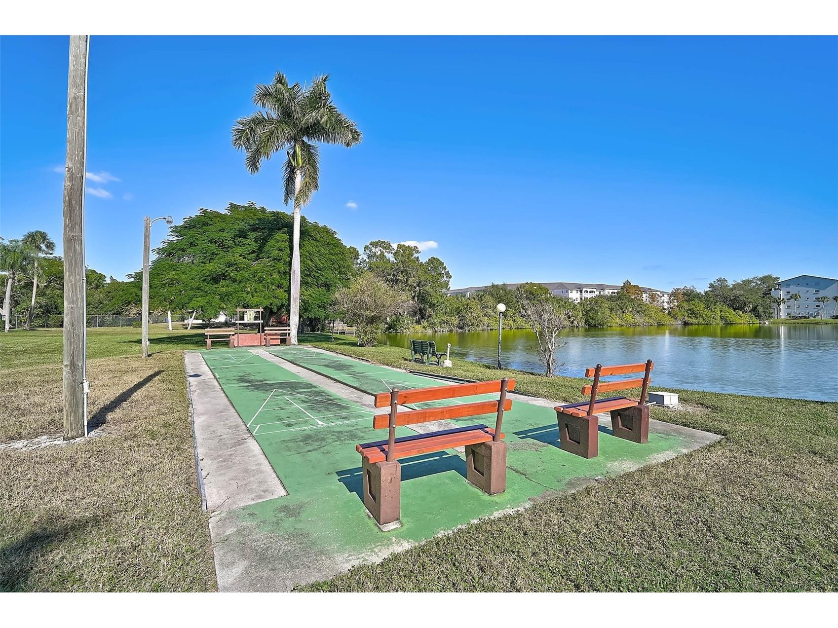 3585 Lake Bayshore Drive #J-301 Bradenton FL 34205 A4674487 image35