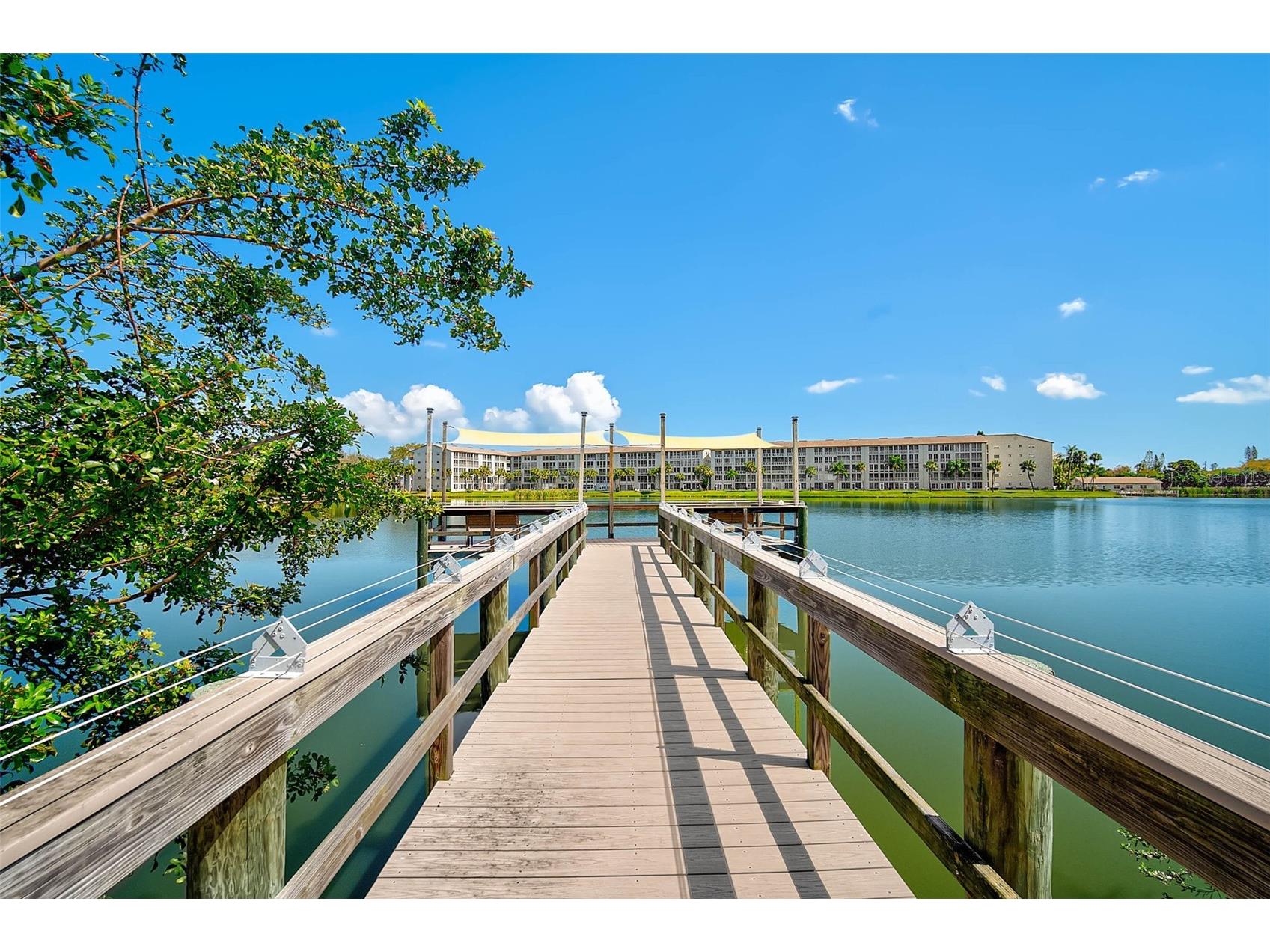 3585 Lake Bayshore Drive #J-301 Bradenton FL 34205 A4674487 image38
