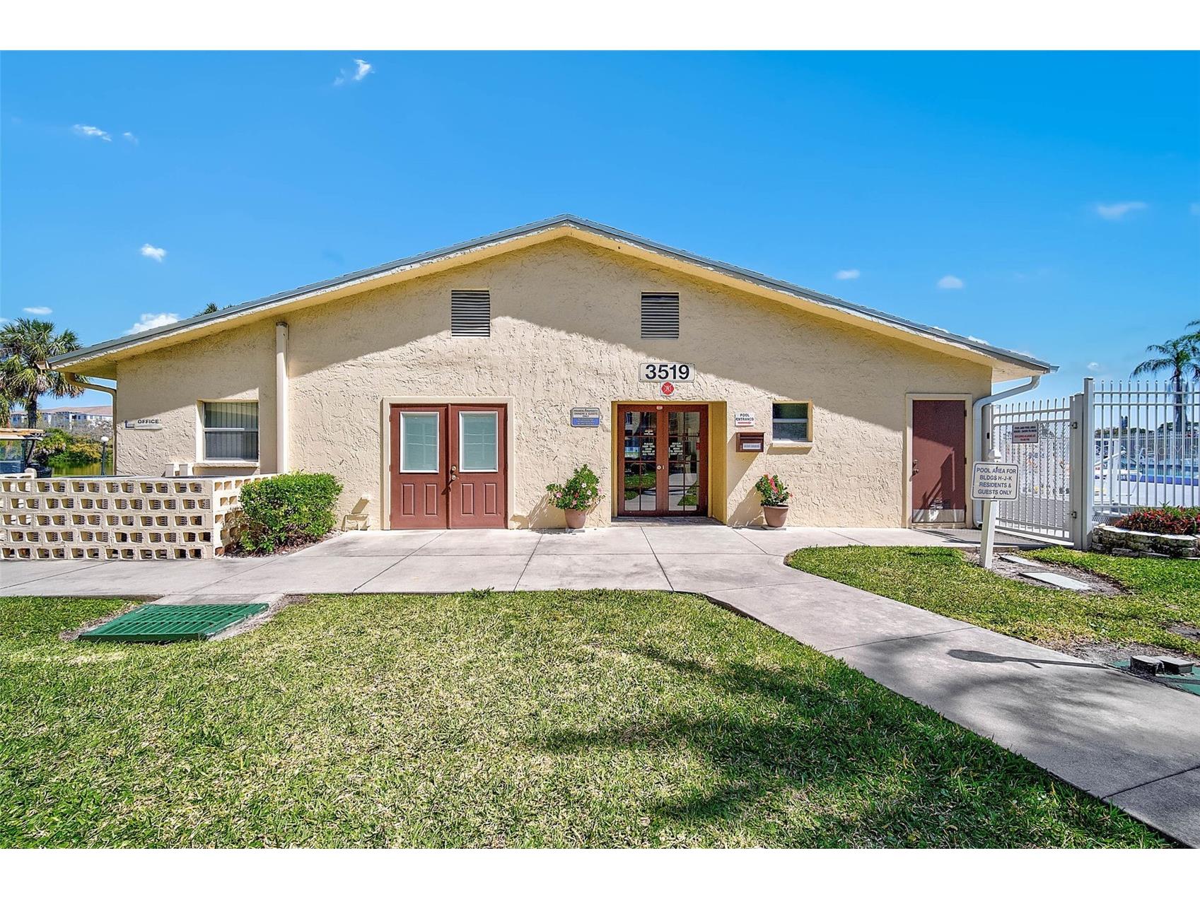 3585 Lake Bayshore Drive #J-301 Bradenton FL 34205 A4674487 image43