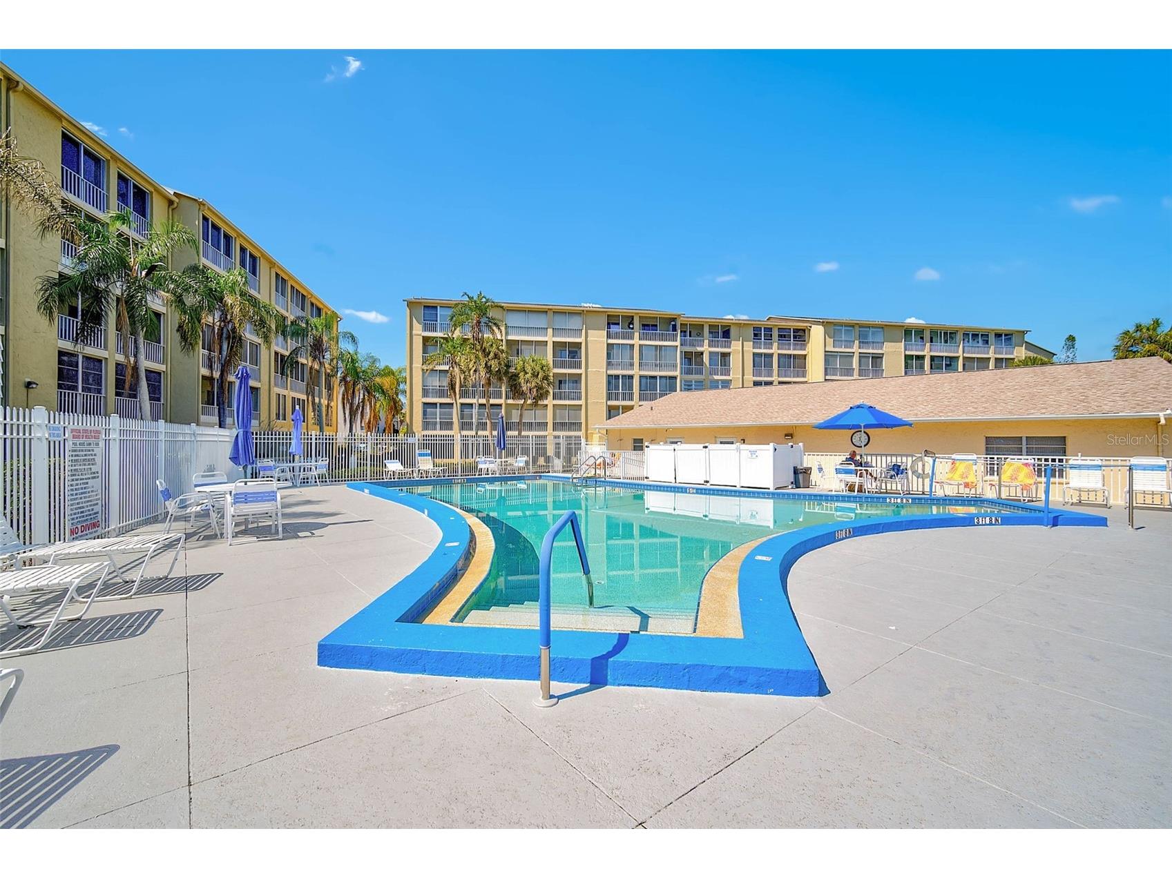 3585 Lake Bayshore Drive #J-301 Bradenton FL 34205 A4674487 image44