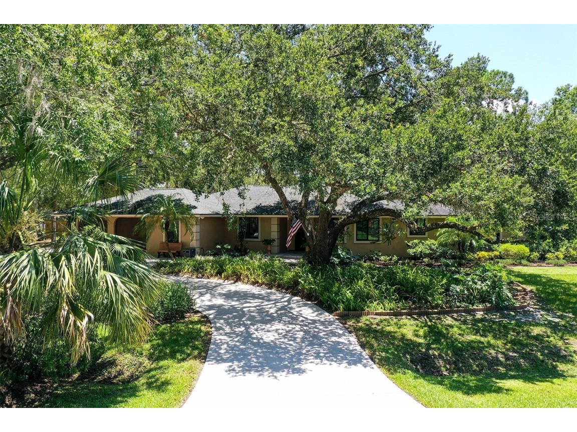 3585 Walden Pond Drive Sarasota FL 34240 A4575099 image1