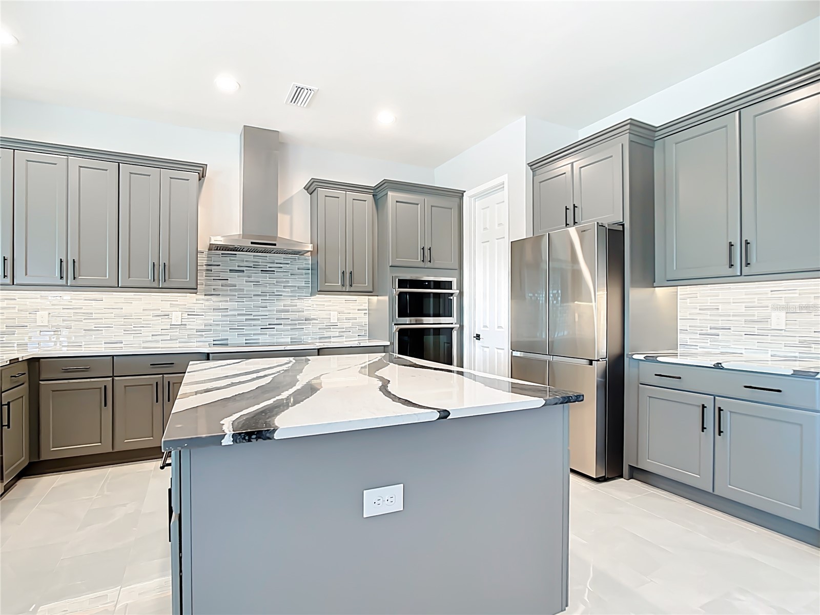 3586 Recurve Circle Sarasota FL 34240 TB8459416 image17