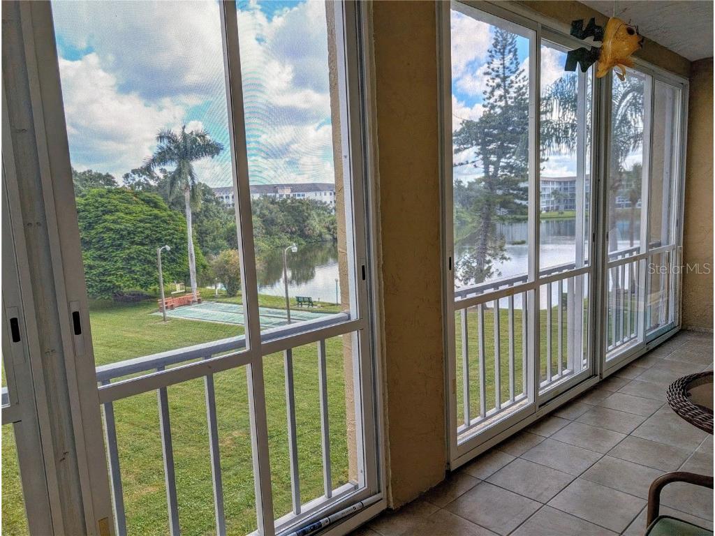 3589 Lake Bayshore Drive #J-303 Bradenton FL 34205 A4664949 image1