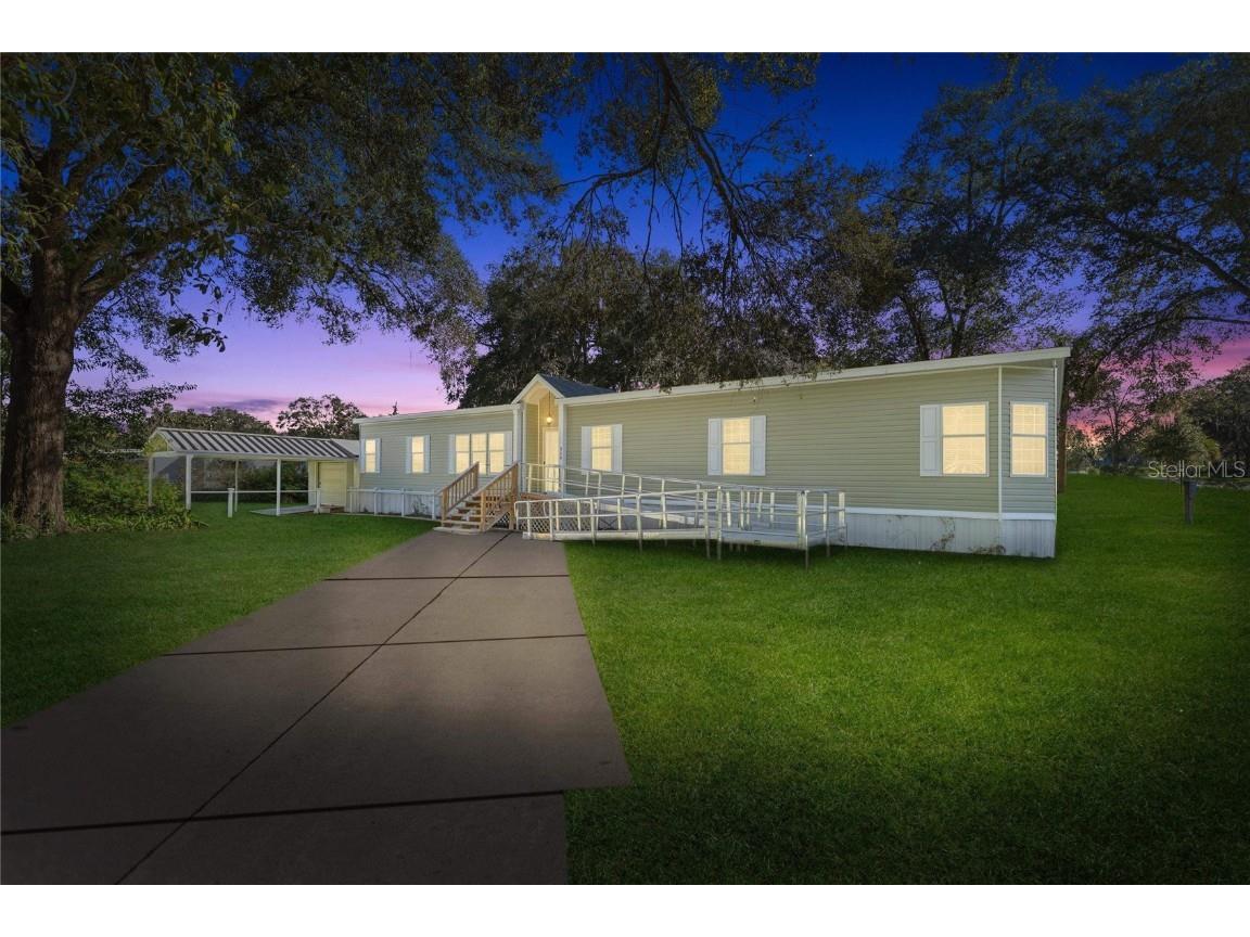 359 Ivanhoe Circle Lady Lake FL 32159 - COMMUNITY CANAL OM670038 image1