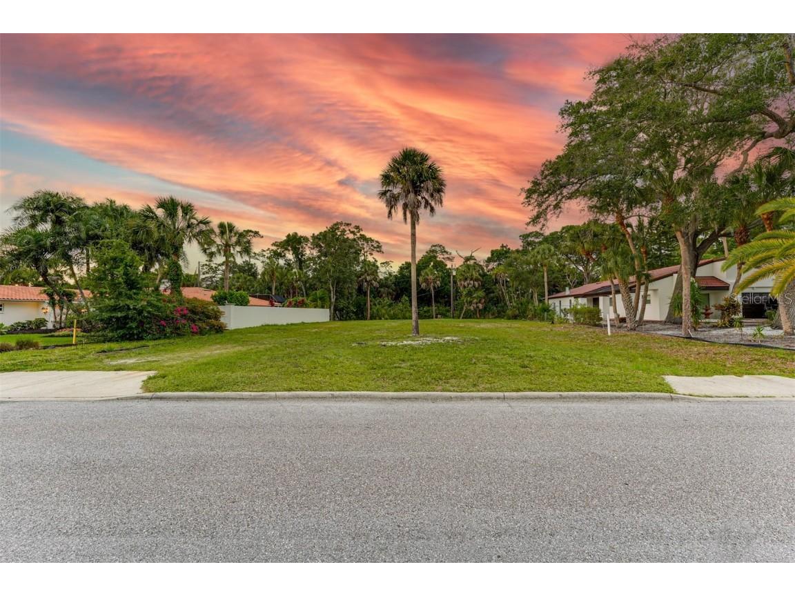 359 N Shore Drive Sarasota FL 34234 A4537774 image1