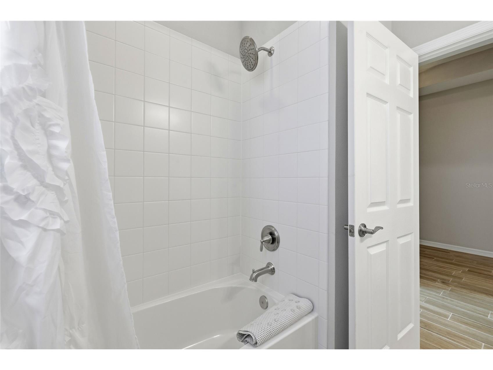3590 Secret Stroll Drive Sarasota FL 34240 A4699349 image31