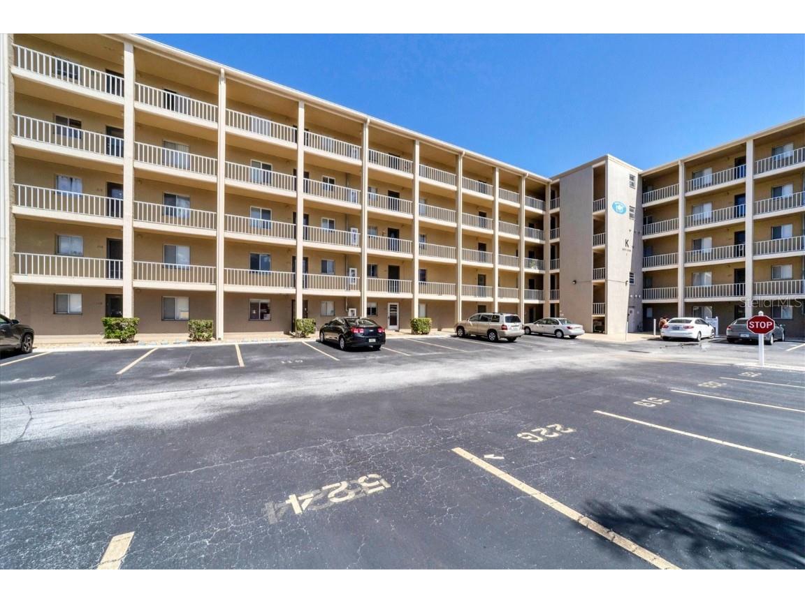 3598 Lake Bayshore Drive #220 Bradenton FL 34205 A4587127 image1