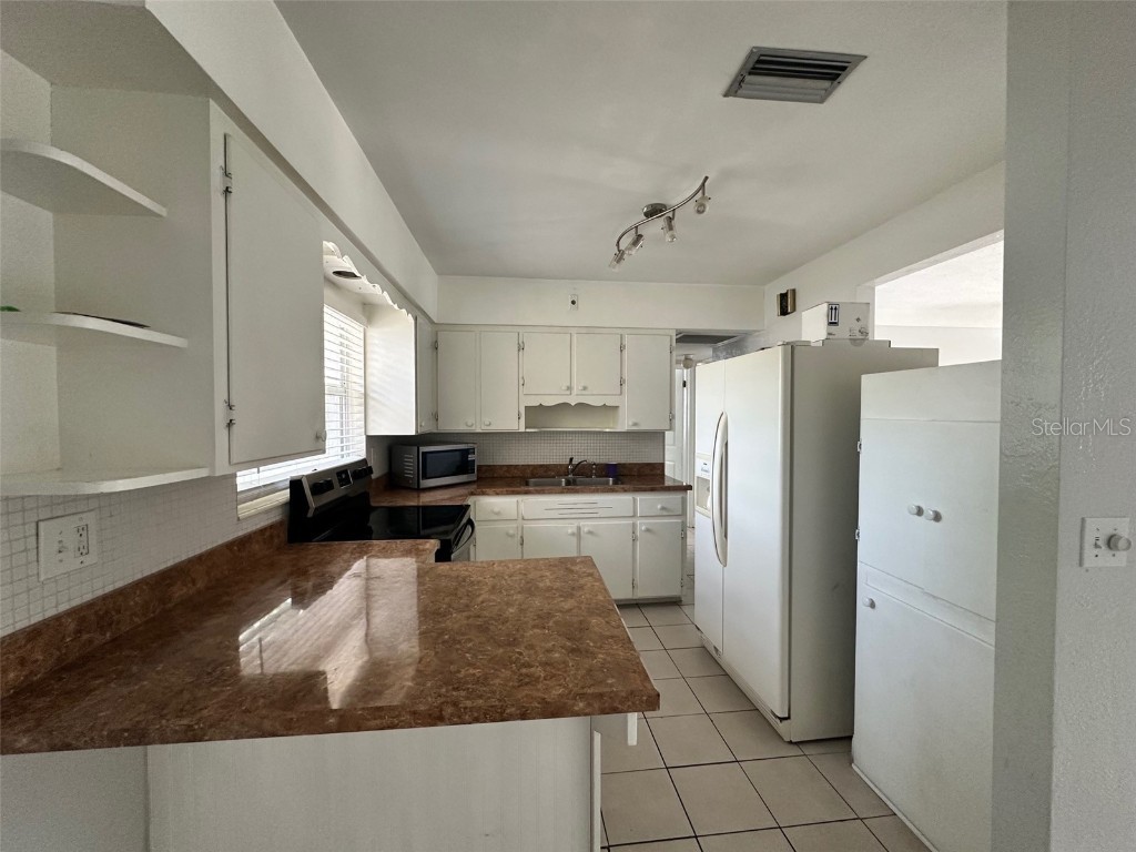 3599 66th Way N Saint Petersburg FL 33710 TB8447863 image6