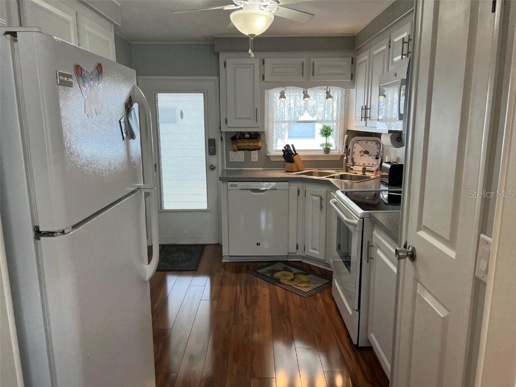 36 Thatch Palm Street E Largo FL 33770 TB8396188 image4