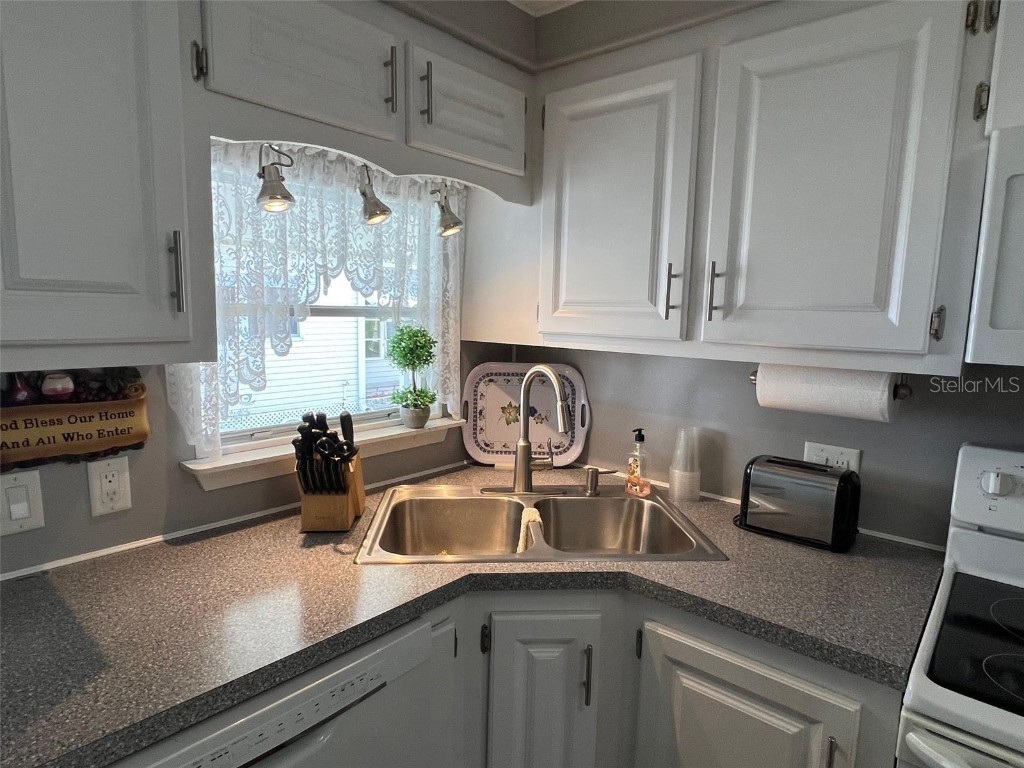 36 Thatch Palm Street E Largo FL 33770 TB8396188 image7