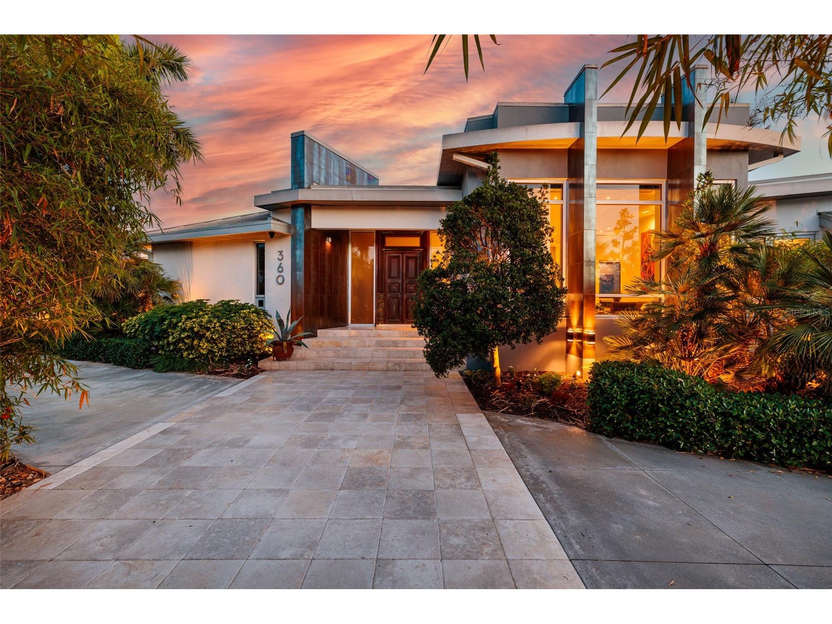 360 26th Avenue SE Saint Petersburg FL 33705 TB8494857 image1