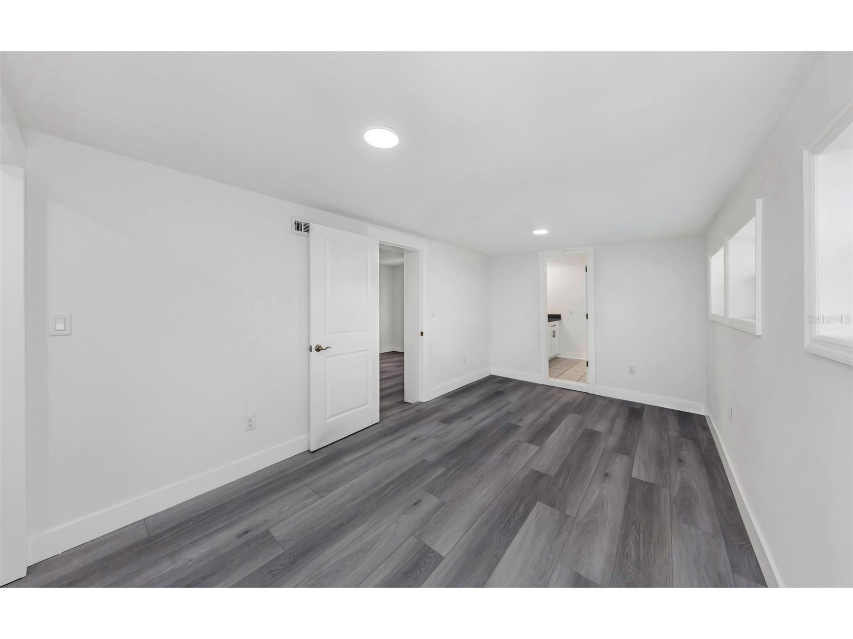 360 57th Street N Saint Petersburg FL 33710 TB8487174 image11