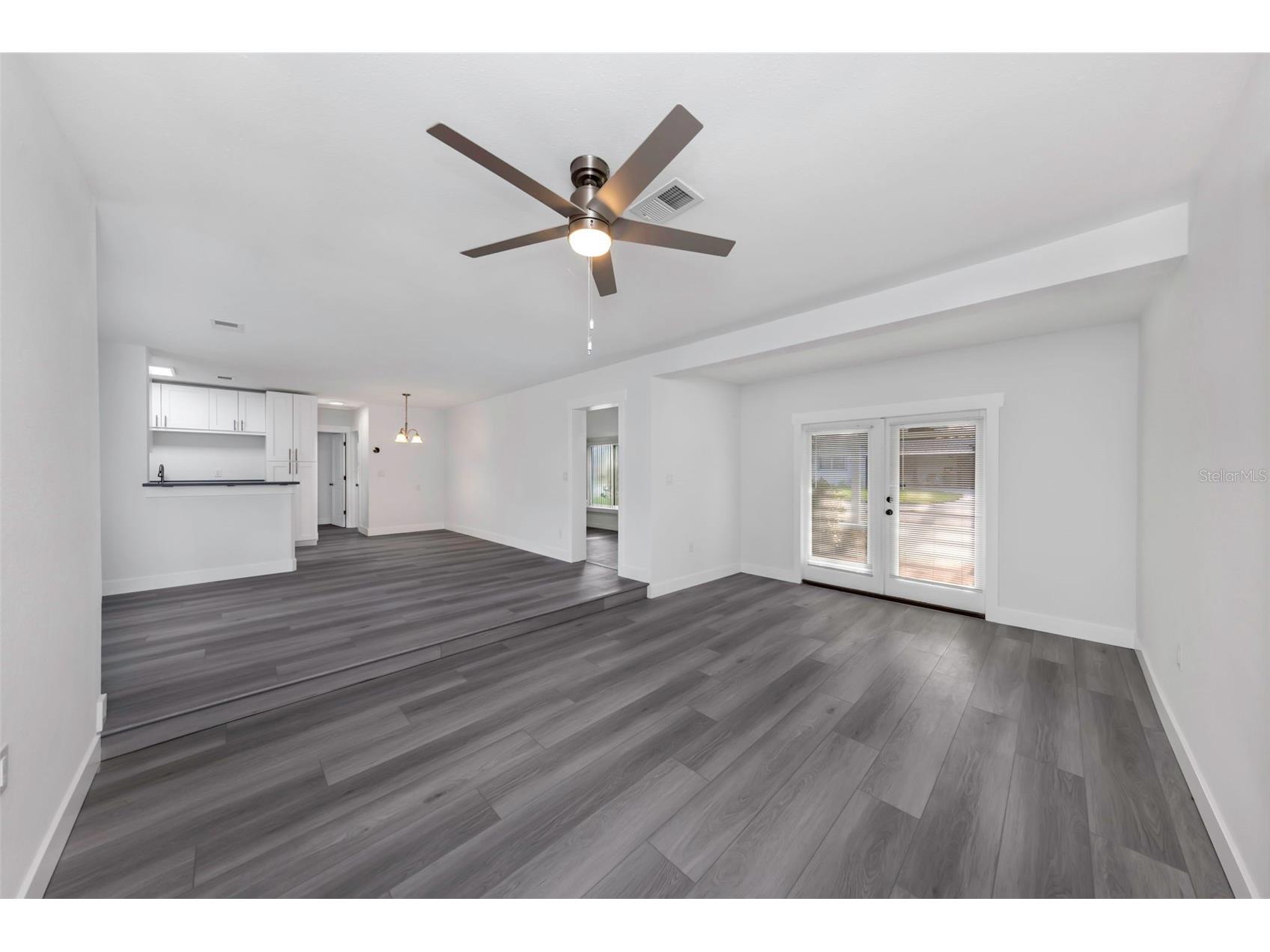 360 57th Street N Saint Petersburg FL 33710 TB8487174 image3