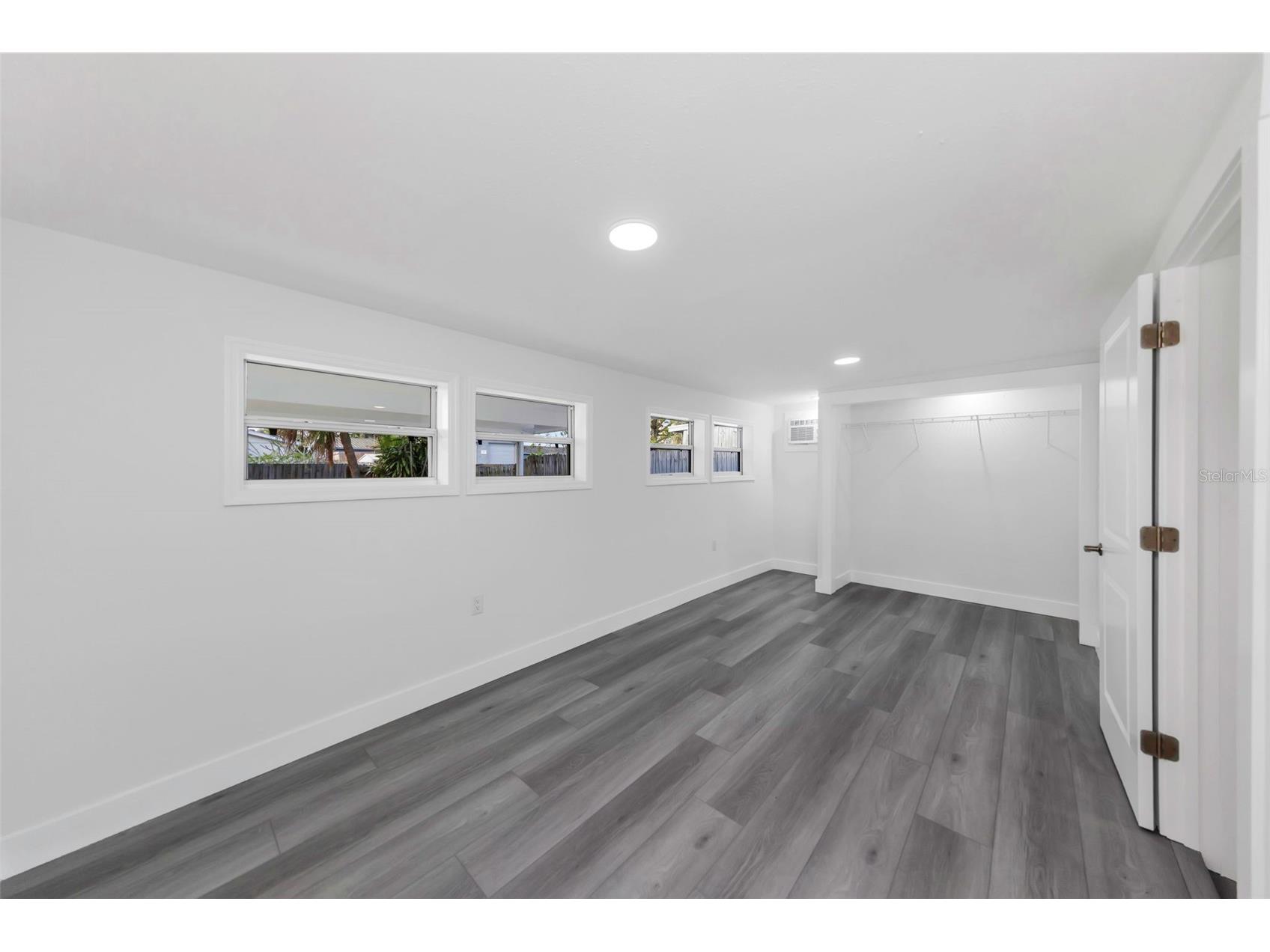 360 57th Street N Saint Petersburg FL 33710 TB8487174 image9